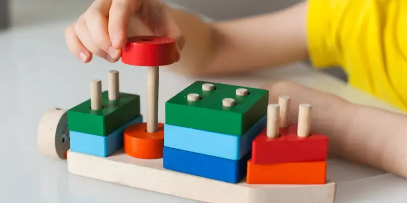 Cele mai bune jucării pentru dezvoltarea cognitivă a copiilor mici